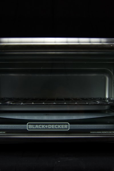 动画电影《山海幻想曲》海报，中国风神兽与少年